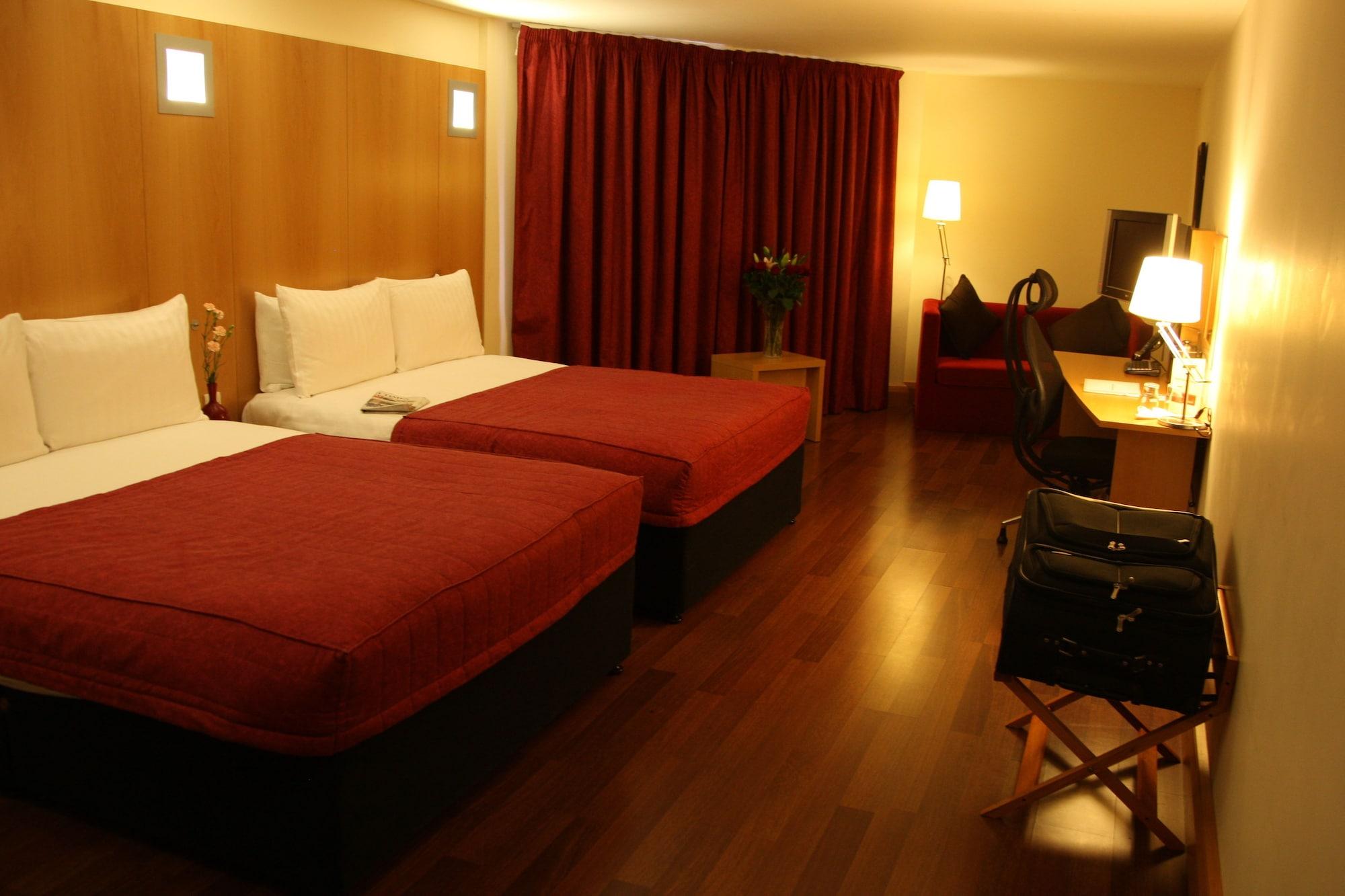 Station House Hotel Леттеркенни Экстерьер фото